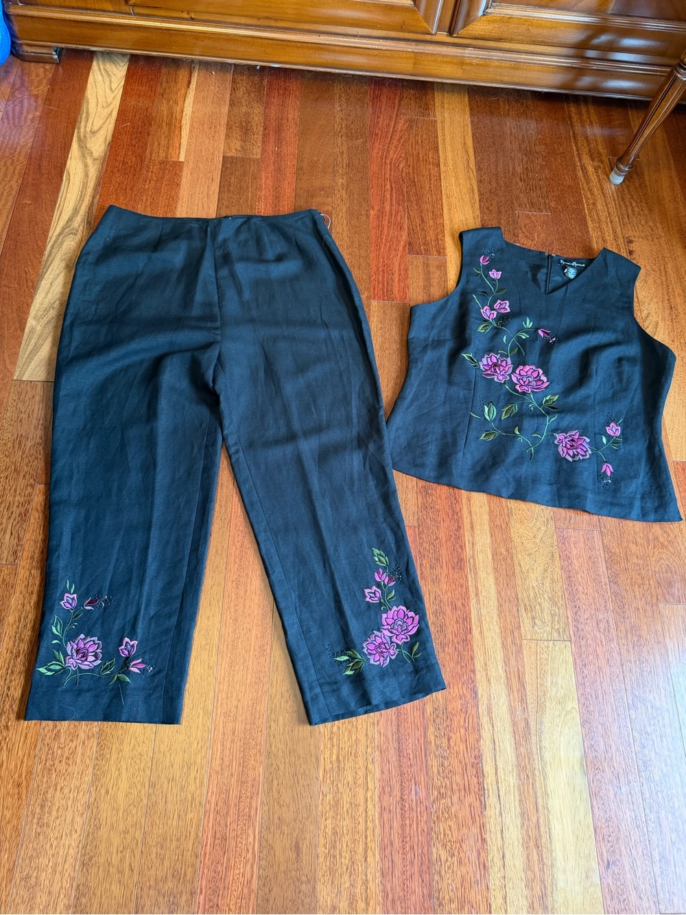 mercer & madison Black Embroidered Cropped Pants and Sleeveless Top Set